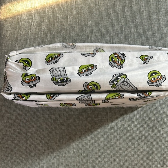 Sesame Street Characters Oscar the Grouch Sheet Set - Twin - Picture 2 of 5